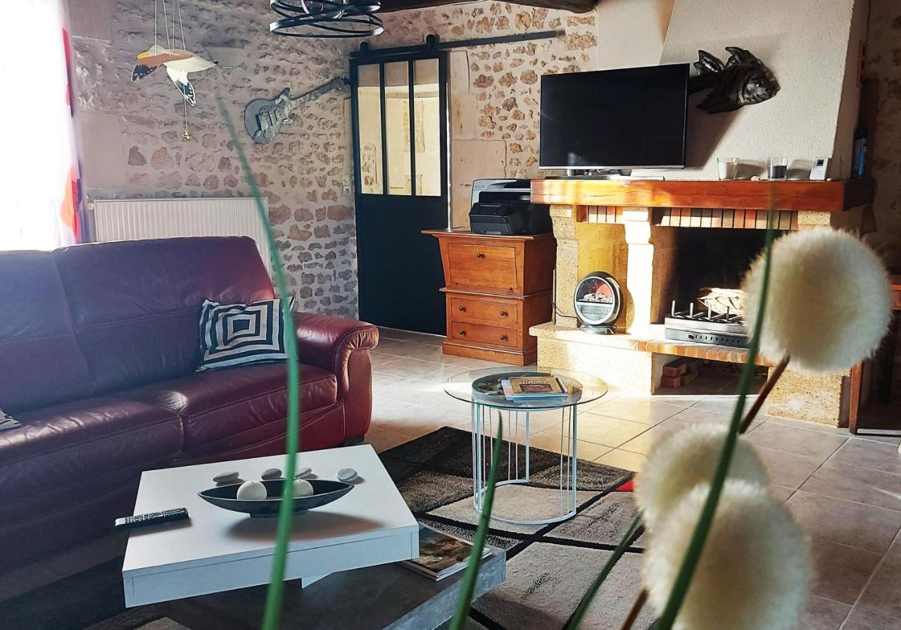 Bed and Breakfast Moulin De Mauzac Saint-Just-Luzac Exterior foto