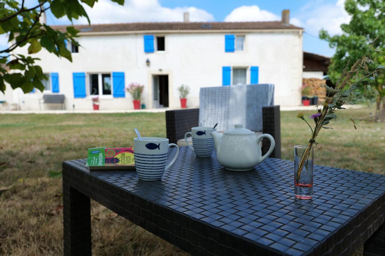 Bed and Breakfast Moulin De Mauzac Saint-Just-Luzac Exterior foto