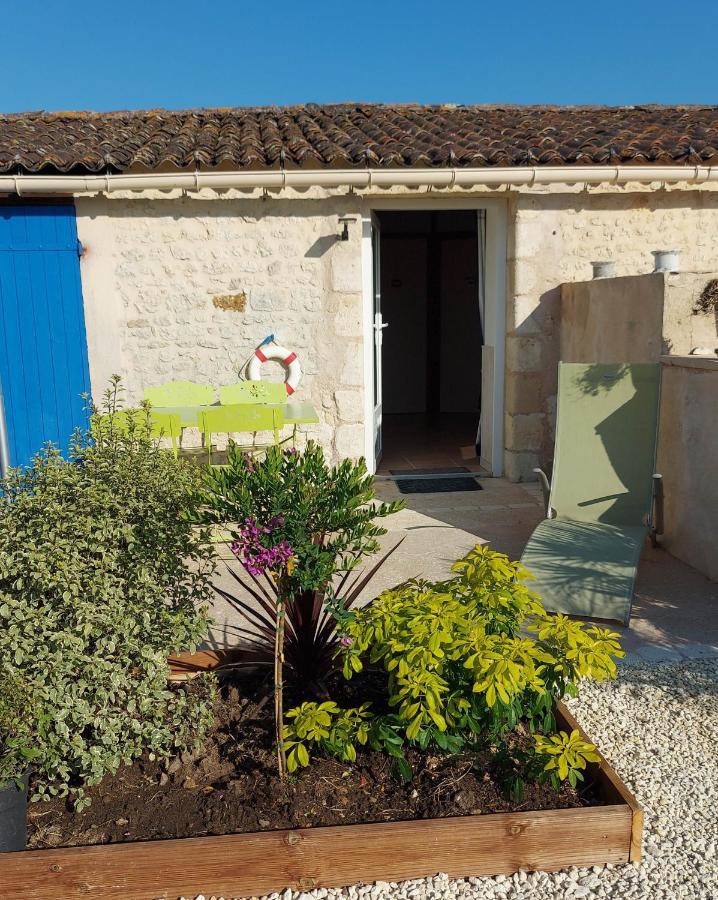 Bed and Breakfast Moulin De Mauzac Saint-Just-Luzac Exterior foto