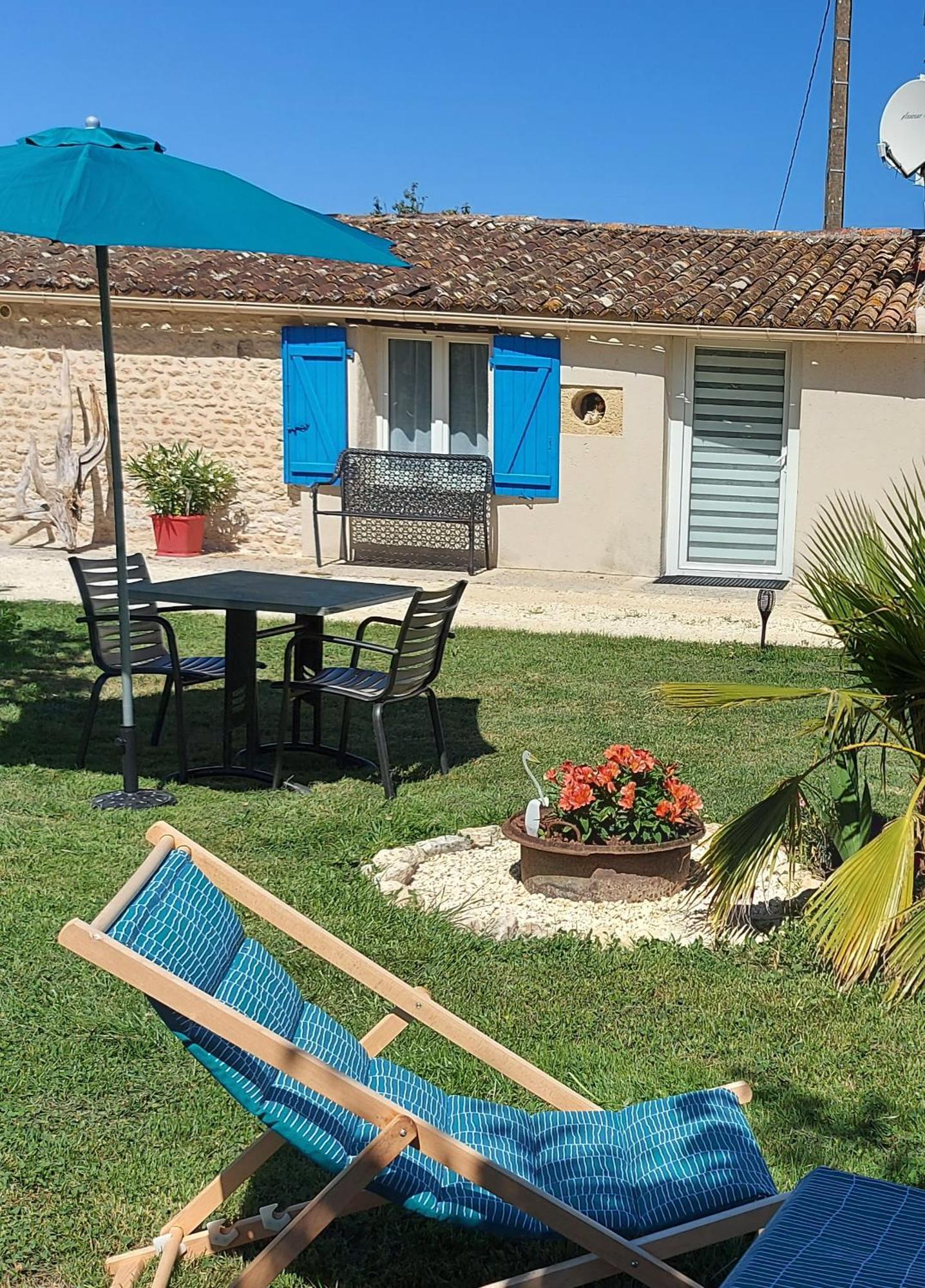 Bed and Breakfast Moulin De Mauzac Saint-Just-Luzac Exterior foto
